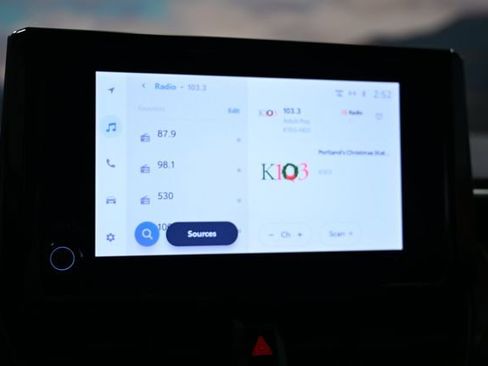 Used 2023 Toyota Corolla LE image 28