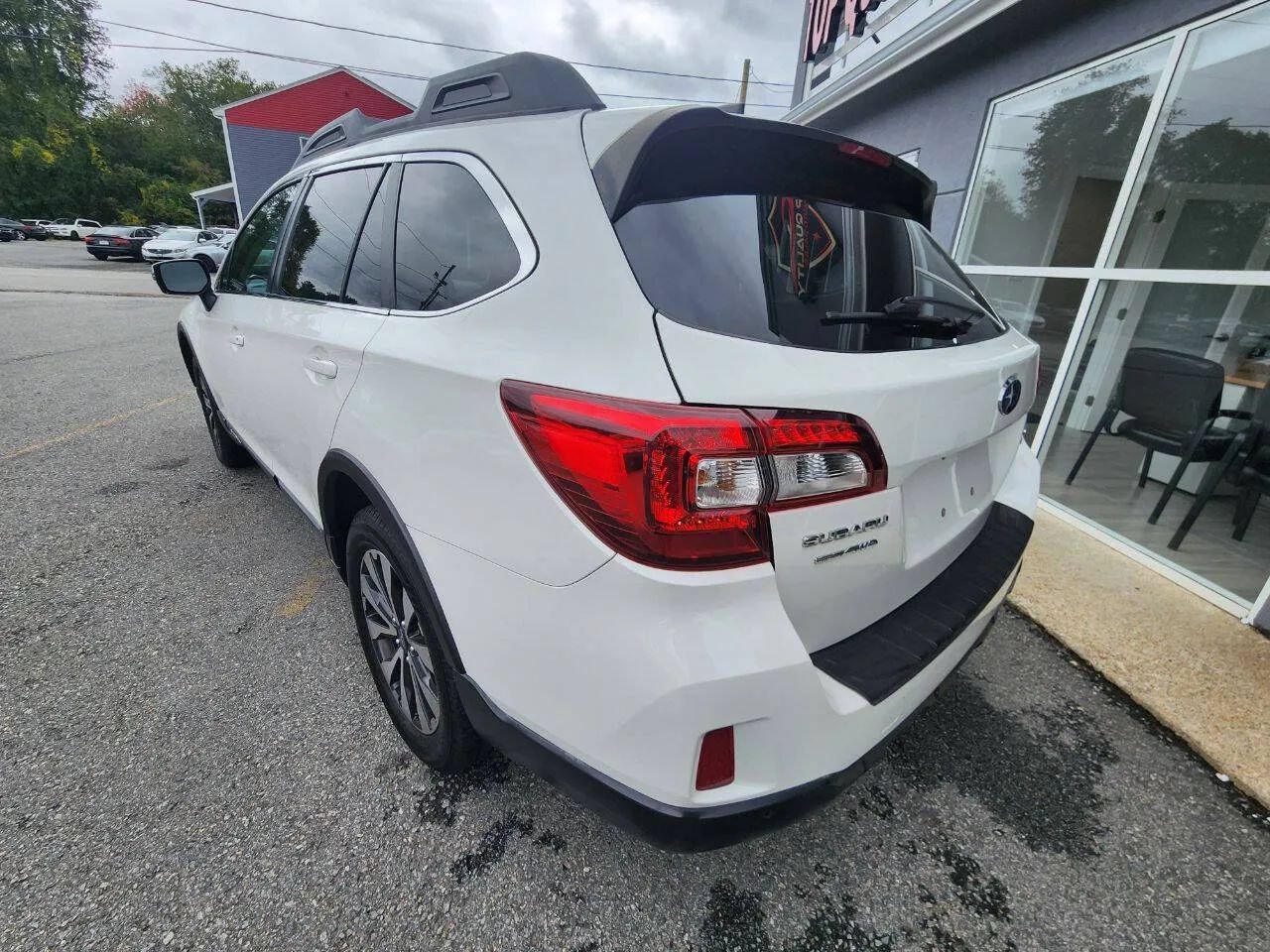 Used 2017 Subaru Outback 3.6R Limited AWD/4WD image 7
