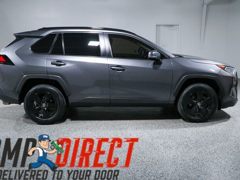 Used 2021 Toyota RAV4 XLE w/ Convenience Package FWD image 6