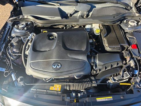 Used 2017 INFINITI QX30 Sport image 25