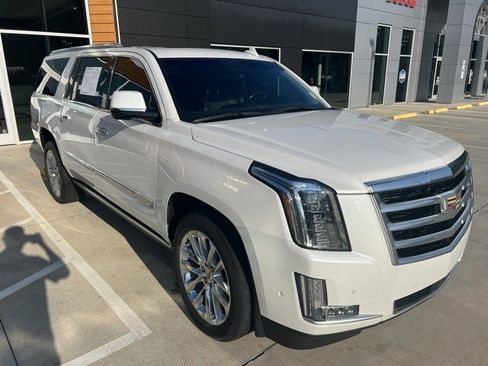 Used 2019 Cadillac Escalade ESV Premium Luxury image 1