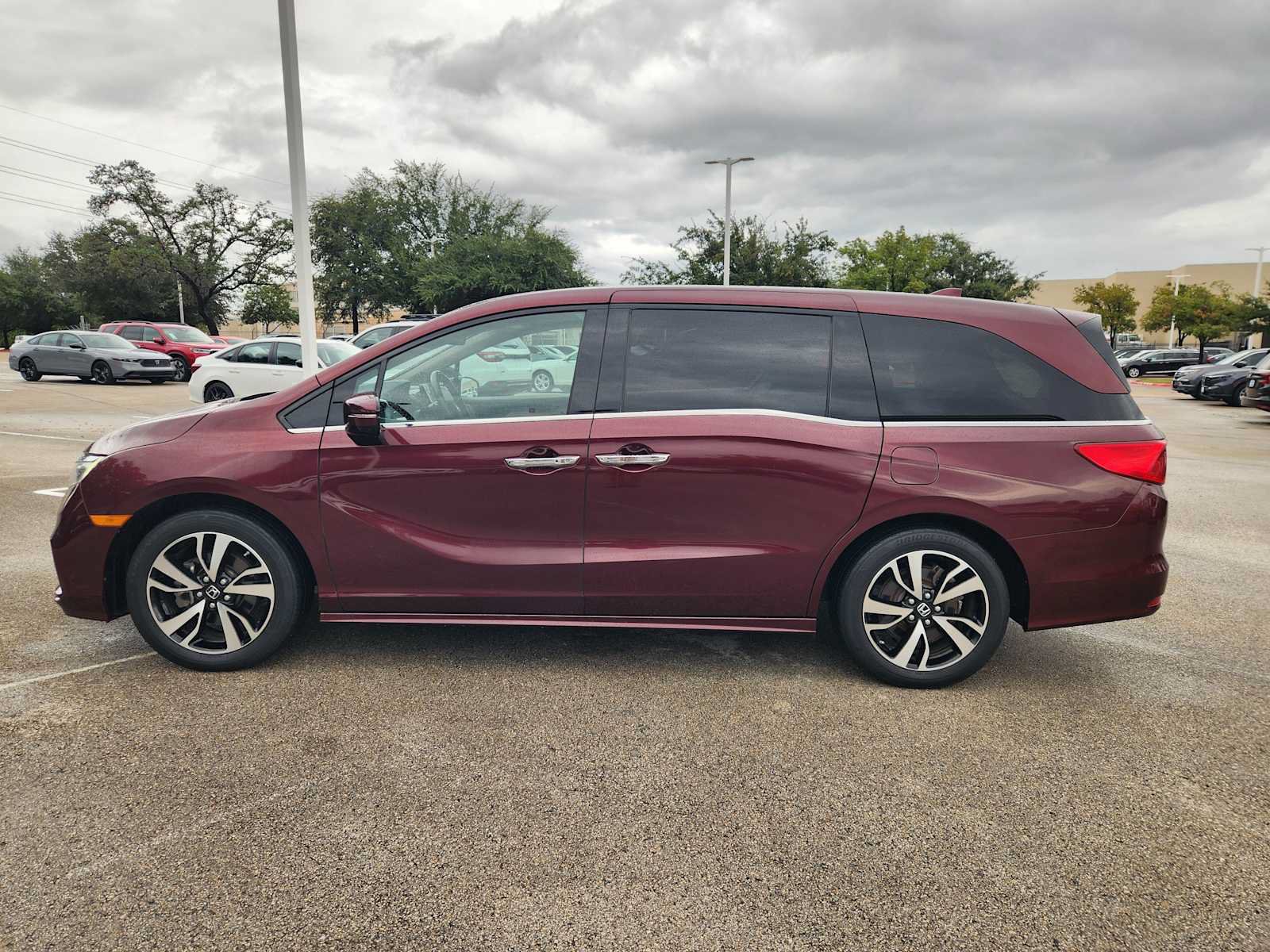 Used 2018 Honda Odyssey Elite image 4