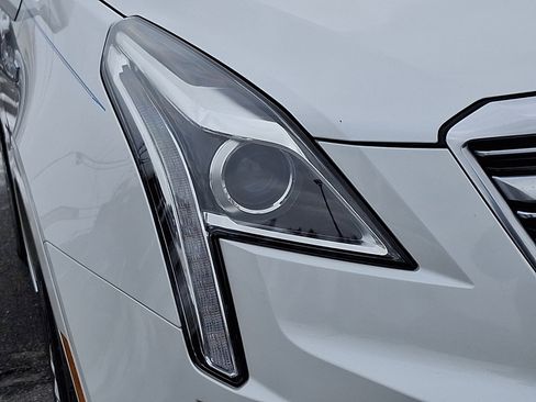 Used 2017 Cadillac XT5 Luxury w/ Driver Awareness Package image 9