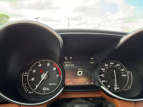 Used 2017 Alfa Romeo Giulia AWD image 13
