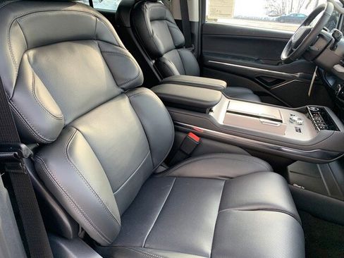 New 2026 Lincoln Navigator Premiere AWD/4WD image 18
