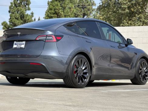 Used 2023 Tesla Model Y Performance AWD/4WD image 7