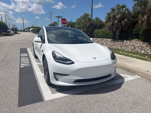 Used 2021 Tesla Model 3 Standard Range Plus RWD image 2