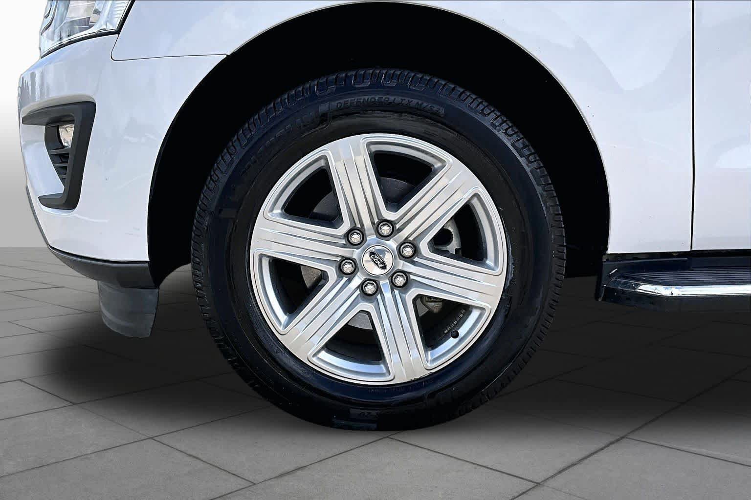 Used 2019 Ford Expedition XLT w/ Equipment Group 202A RWD image 11