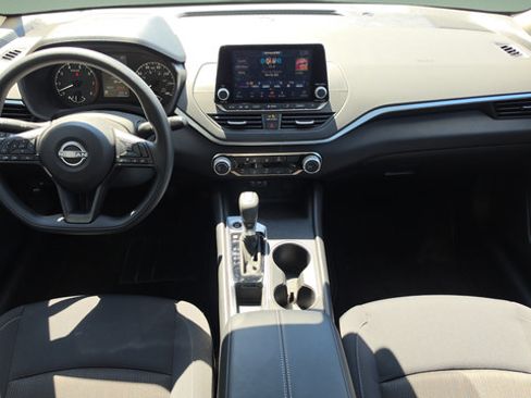 Certified 2025 Nissan Altima 2.5 S FWD image 7