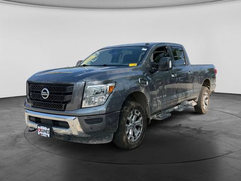 Used 2021 Nissan Titan SV w/ SV Convenience Package AWD/4WD image 4