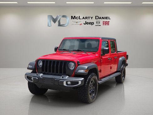 Used 2023 Jeep Gladiator Sport w/ Trailer Tow Package AWD/4WD image 2