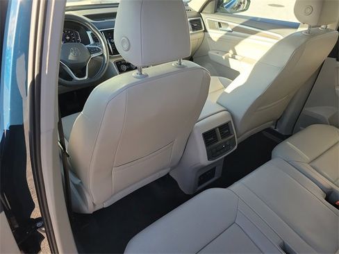 Used 2022 Volkswagen Atlas SEL image 18
