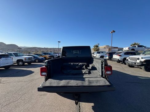 Used 2020 Jeep Gladiator Mojave w/ Cold Weather Group image 4