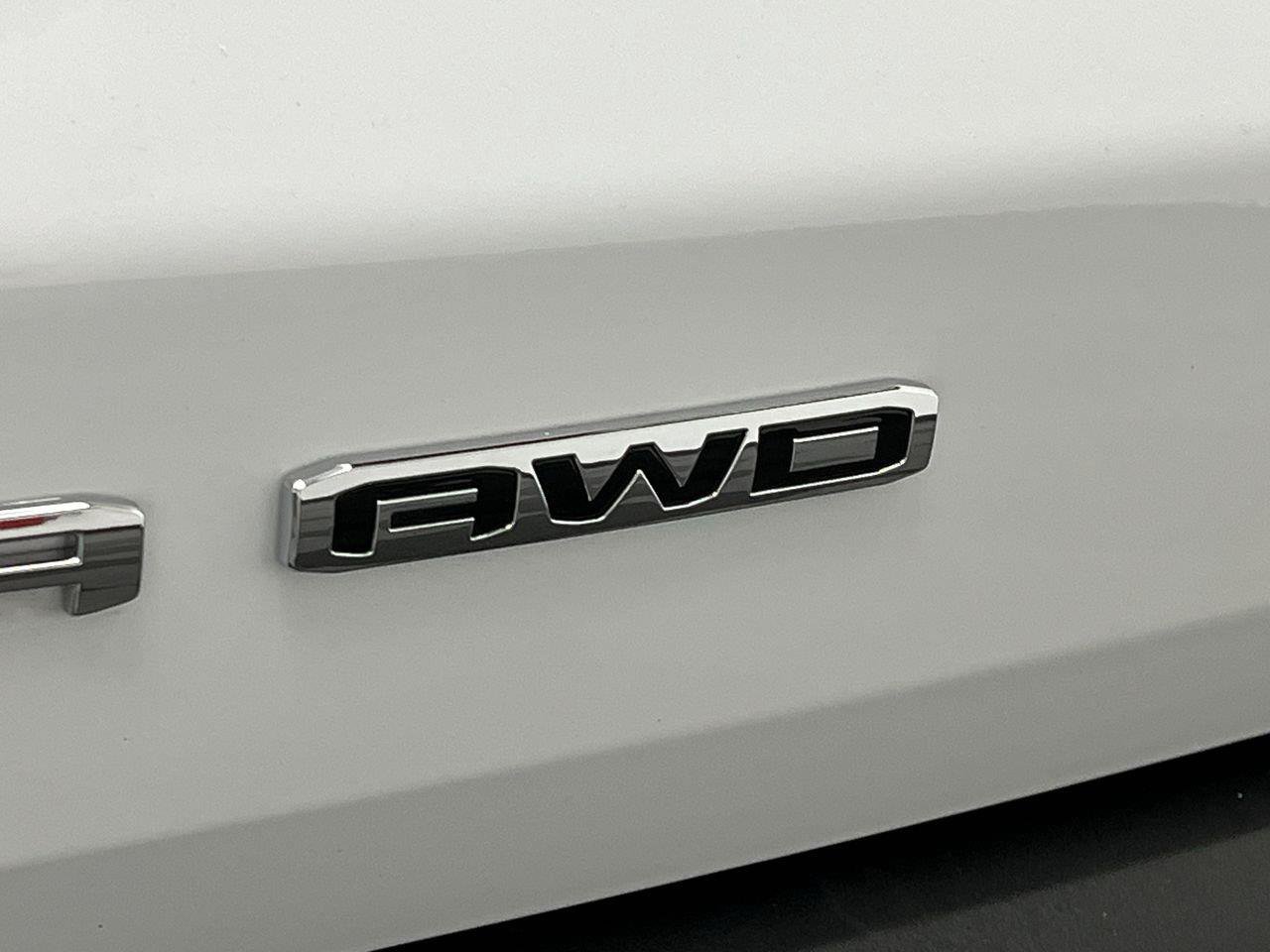 Certified 2026 GMC Acadia Elevation w/ Elevation Premium Package AWD/4WD image 6