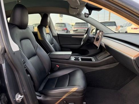 Used 2023 Tesla Model Y Long Range image 12