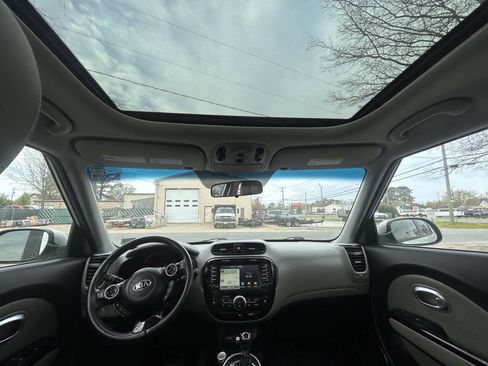 Used 2016 Kia Soul + w/ Primo Package image 2