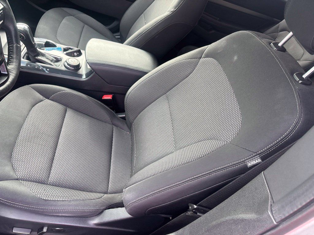 Used 2018 Ford Explorer XLT AWD/4WD image 18
