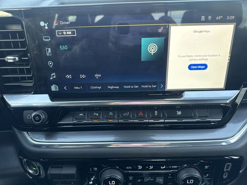 Certified 2024 Chevrolet Silverado 1500 High Country w/ Technology Package image 16