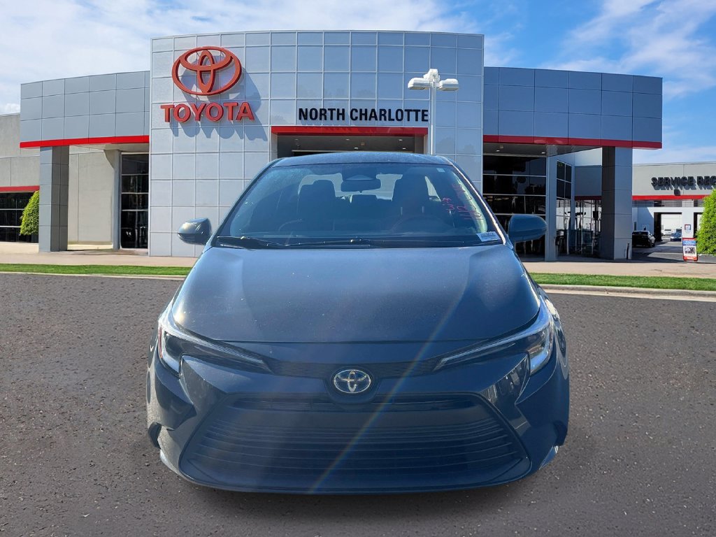 Used 2023 Toyota Corolla LE FWD image 3