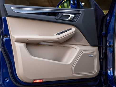 Certified 2026 Porsche Macan AWD/4WD image 21