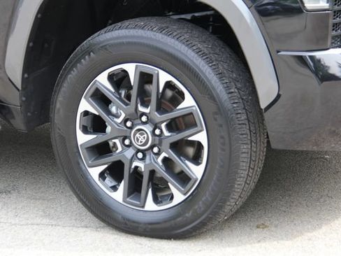 Used 2024 Toyota Tundra Limited AWD/4WD image 16