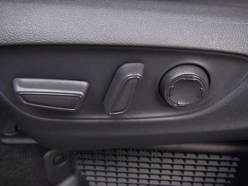 Used 2021 Toyota Sienna XLE image 29