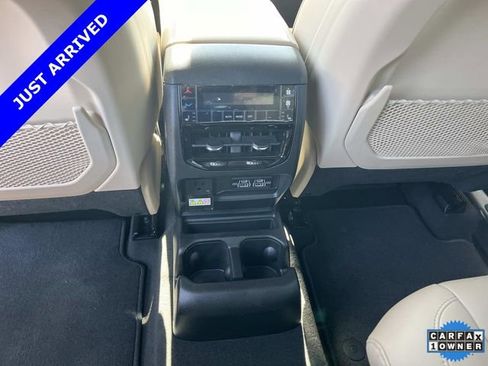 Certified 2024 Jeep Grand Cherokee L Limited w/ Luxury Tech Group II AWD/4WD image 18