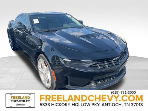 Used 2023 Chevrolet Camaro LT w/ Technology Package RWD image 1