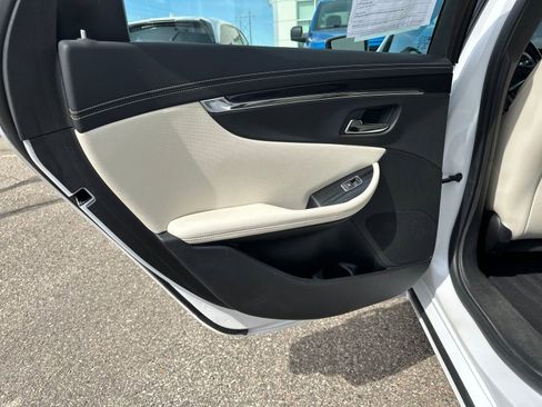 Used 2017 Chevrolet Impala Premier w/ Enhanced Convenience Package FWD image 22