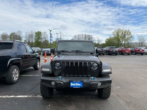 Used 2023 Jeep Wrangler Unlimited w/ Cold Weather Group AWD/4WD image 5