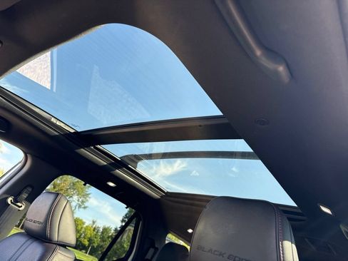 Used 2025 Honda Pilot Black Edition image 6