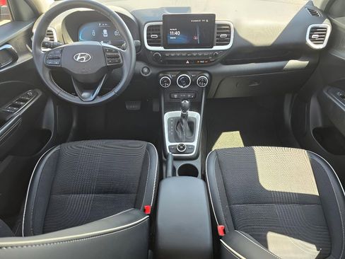 Used 2023 Hyundai Venue Limited FWD image 15
