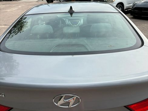 Used 2012 Hyundai Elantra GLS w/ Preferred Pkg 3 FWD image 6