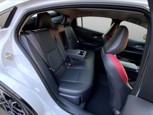 Used 2024 Toyota Prius Prime FWD image 17