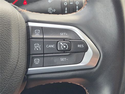 Used 2022 Jeep Compass Limited image 34