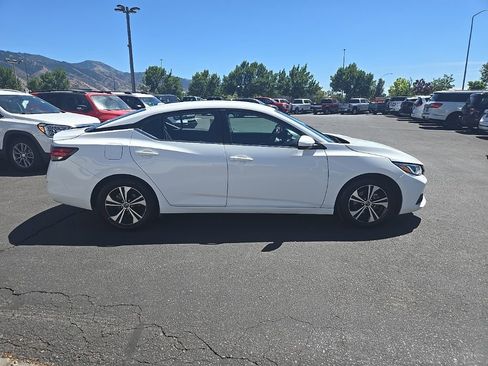 Used 2022 Nissan Sentra SV image 4