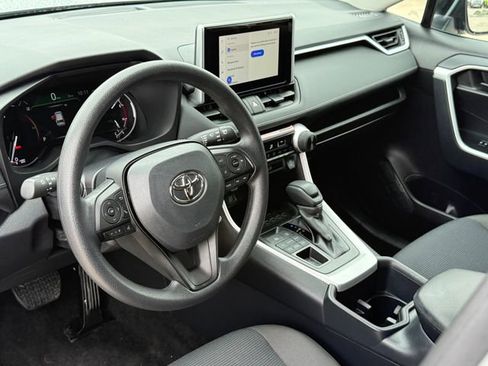 Used 2025 Toyota RAV4 LE image 9