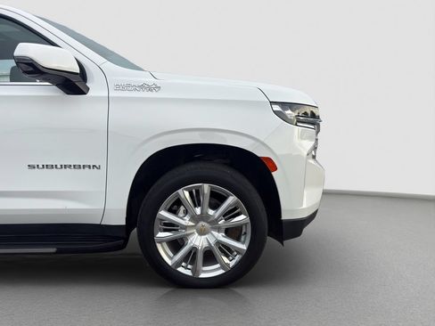 Used 2023 Chevrolet Suburban High Country AWD/4WD image 20