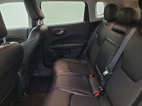 Used 2018 Jeep Compass Latitude w/ Popular Equipment Group FWD image 18