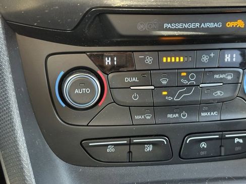 Used 2020 Ford Transit Connect XLT image 15