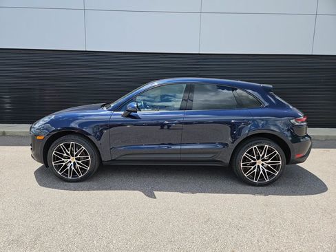 Certified 2023 Porsche Macan AWD/4WD image 7