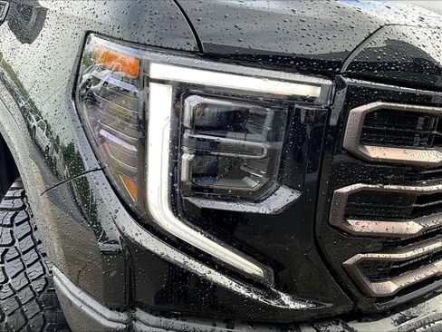 New 2026 GMC Sierra 1500 AT4X w/ LPO, Black Badging Package AWD/4WD image 8