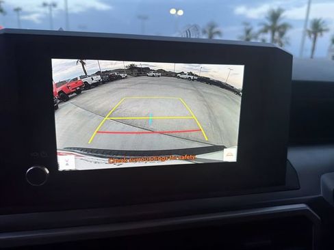 Certified 2025 Toyota 4Runner SR5 AWD/4WD image 21