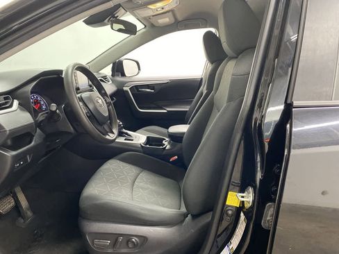 Used 2021 Toyota RAV4 XLE image 14