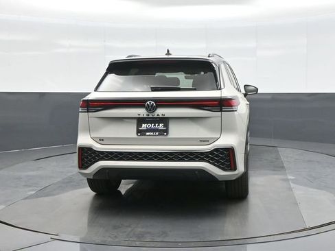New 2026 Volkswagen Tiguan SE R-Line image 6