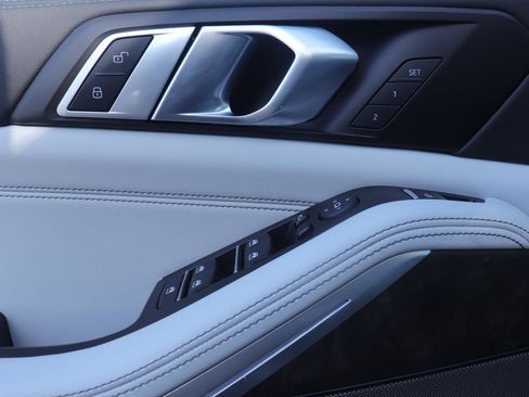 Used 2024 BMW X5 xDrive40i w/ Premium Package image 25