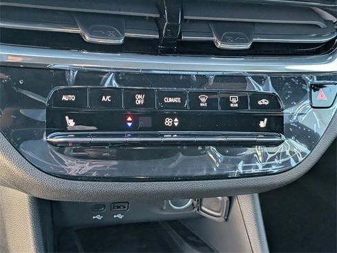 New 2026 Buick Envista Avenir image 13