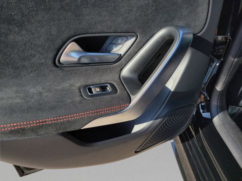 Used 2022 Mercedes-Benz CLA 250 image 5