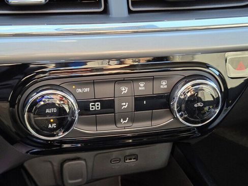 New 2026 Chevrolet Trax LT w/ Sunroof Package image 20