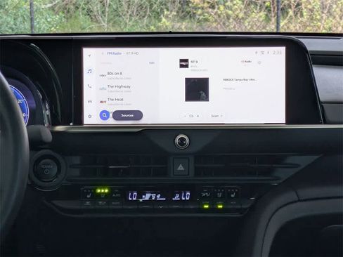 Used 2025 Toyota Crown XLE image 20